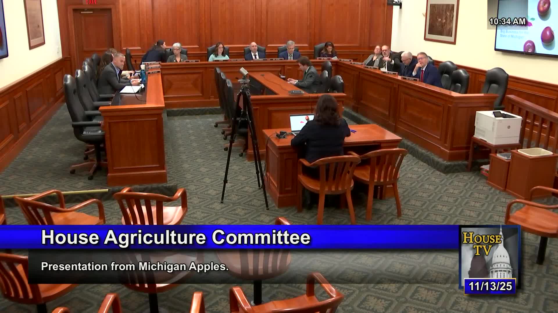 Michigan Apple Committee tells House Ag panel labor costs, falling consumption and research gaps threaten growers