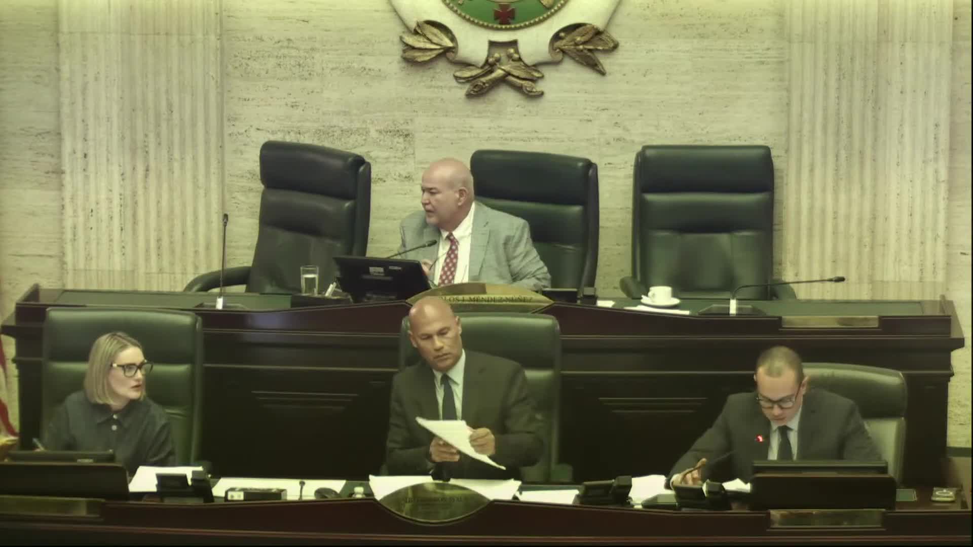 House reads and approves resolution proposing 24-month moratorium on tariff petitions from Loma Energía