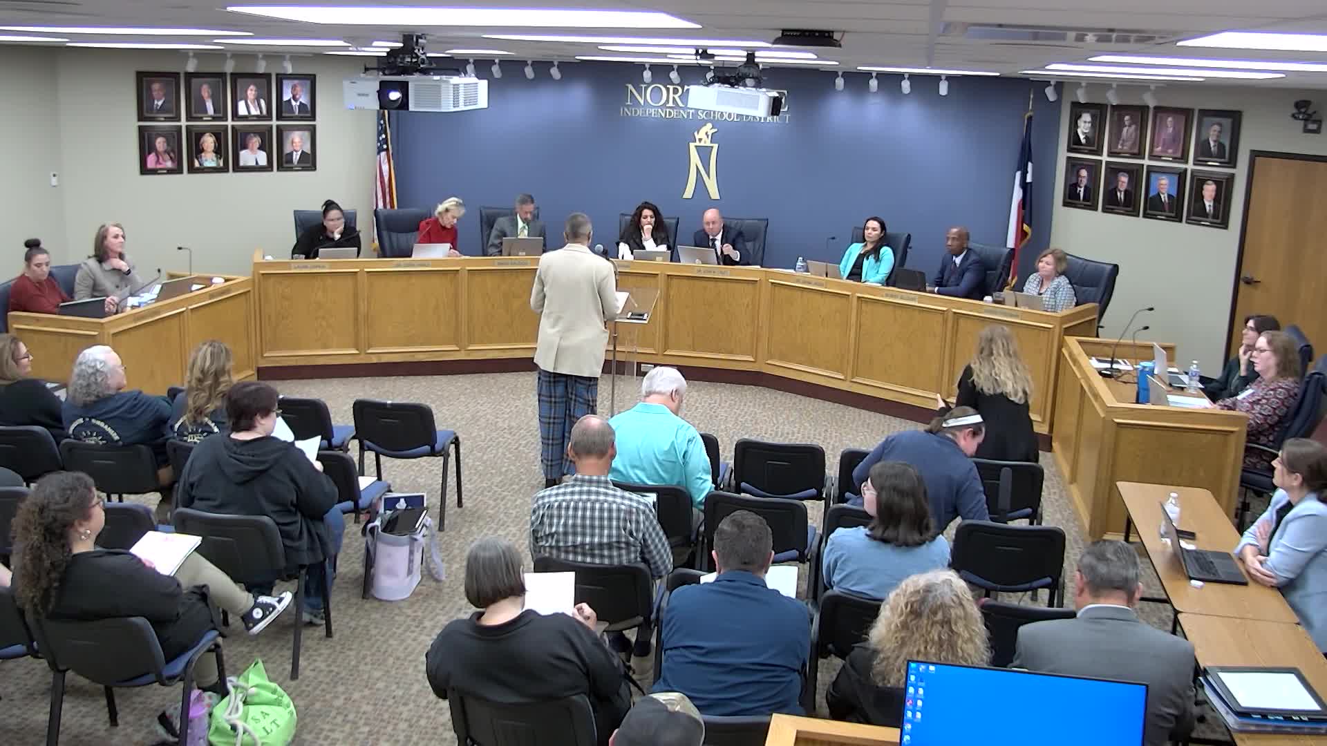 ALE teachers, union urge Northside ISD to restore pacing calendar and address staffing and training gaps