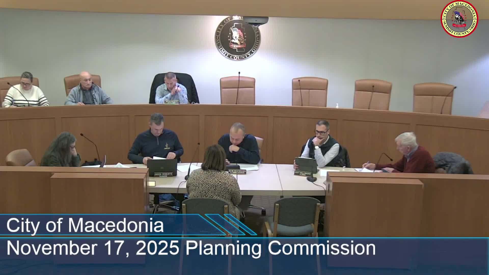 Commission approves Cipriani Plaza tenant sign after applicant removes frosted window panels