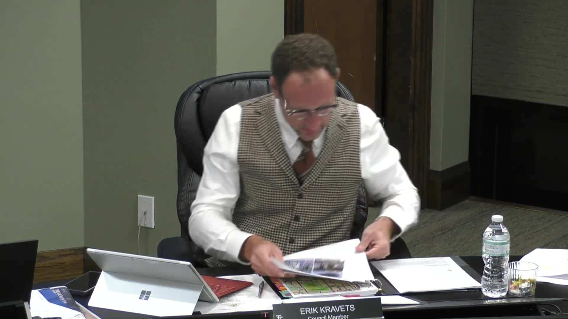 CRA discussion on adding downtown trash can ends after motion fails for lack of second