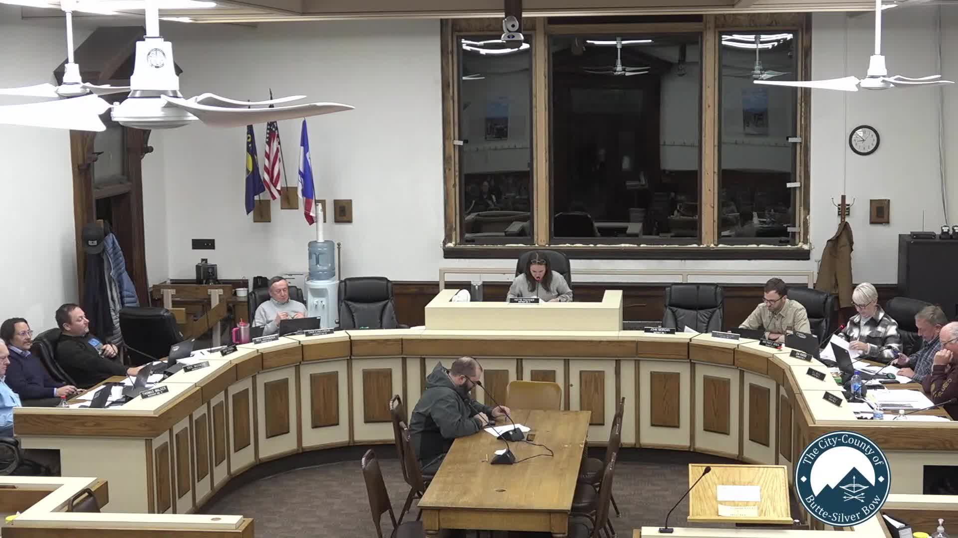 Commissioners hold proposed sale of 305 West Mercury Street in abeyance amid debate over price and enterprise-fund accounting