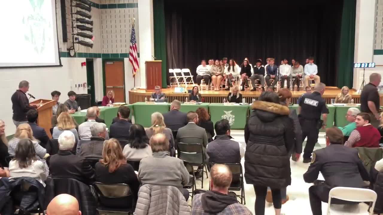 Locust Valley to draft shared‑transportation agreement; board seeks assurances it is not regionalization