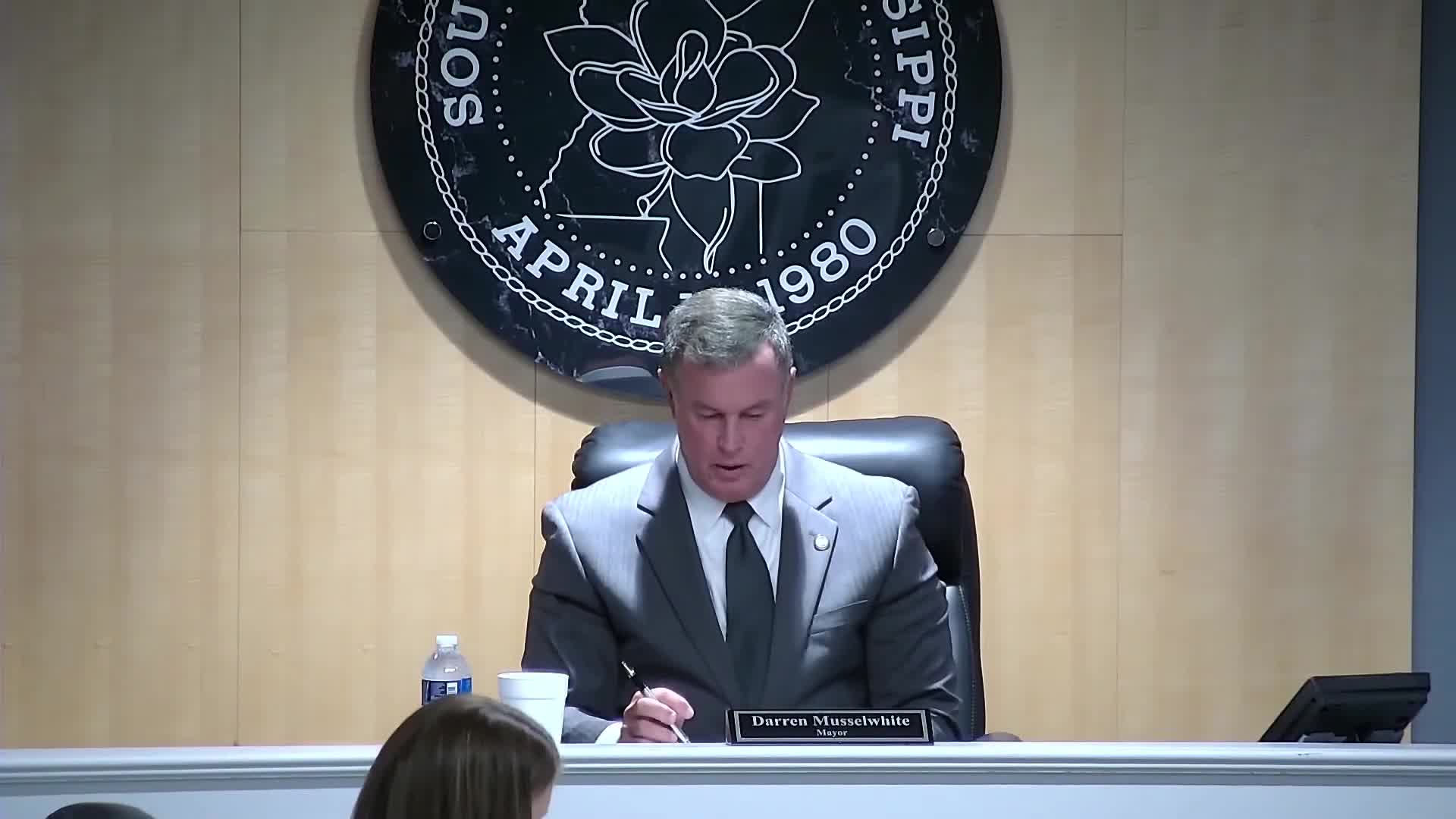 Southaven aldermen direct attorney to draft dispensary ordinance after extended cannabis debate