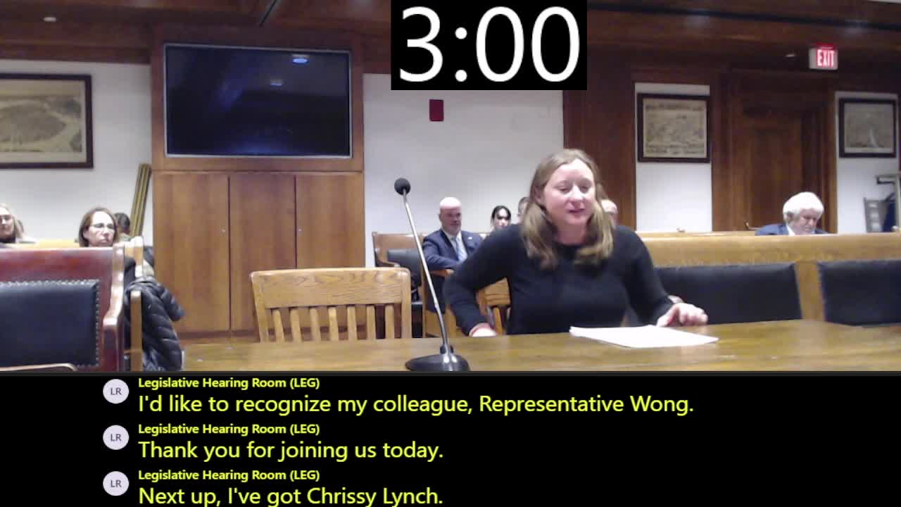 Unions, legal advocates urge Massachusetts to expand unemployment insurance to long strikes