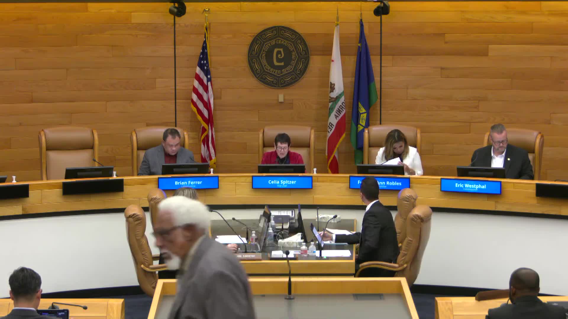 Cerritos staff propose multi‑year water and sewer rate plan to phase out general‑fund support; public hearing set Jan. 26