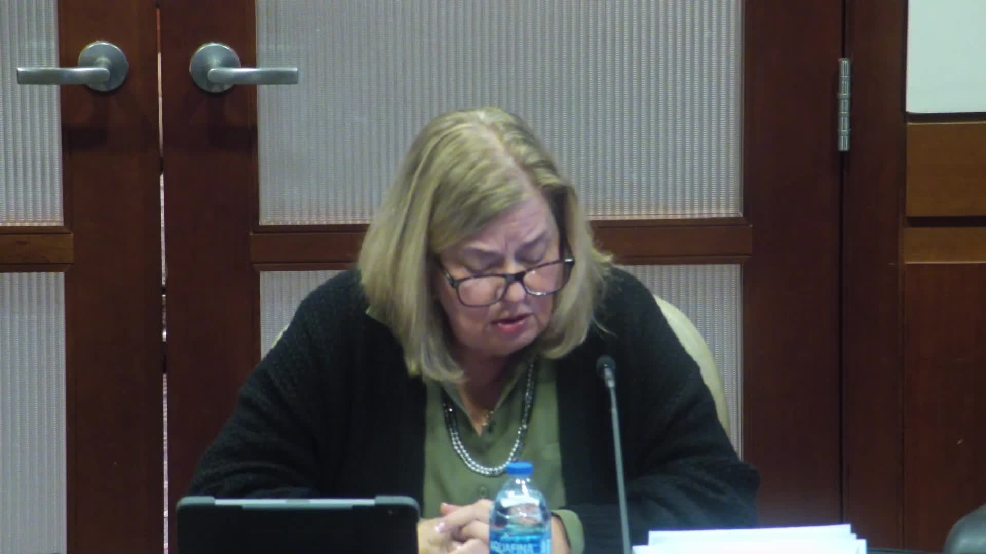 Council extends temporary moratorium on new residential rezoning until March (first reading)