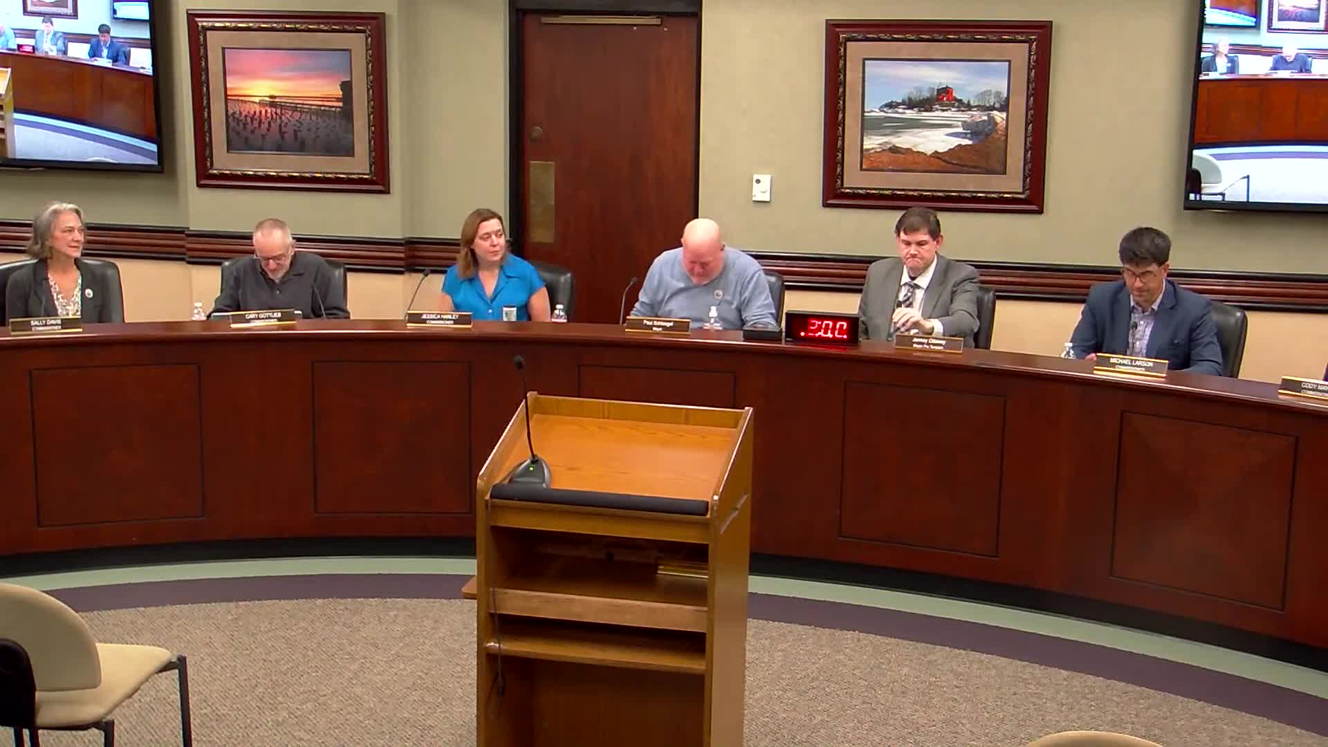 City clerk briefs commission on election-board duties, absentee ballots and early voting