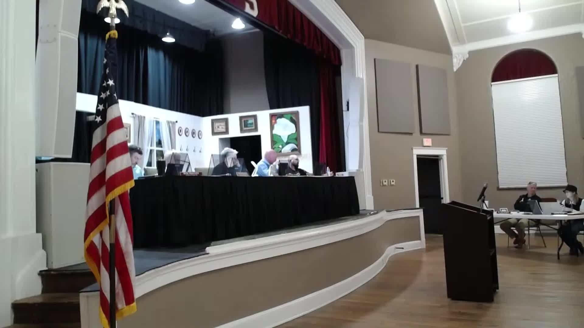 Seymour council tables one tiny‑home permit, approves another with variance