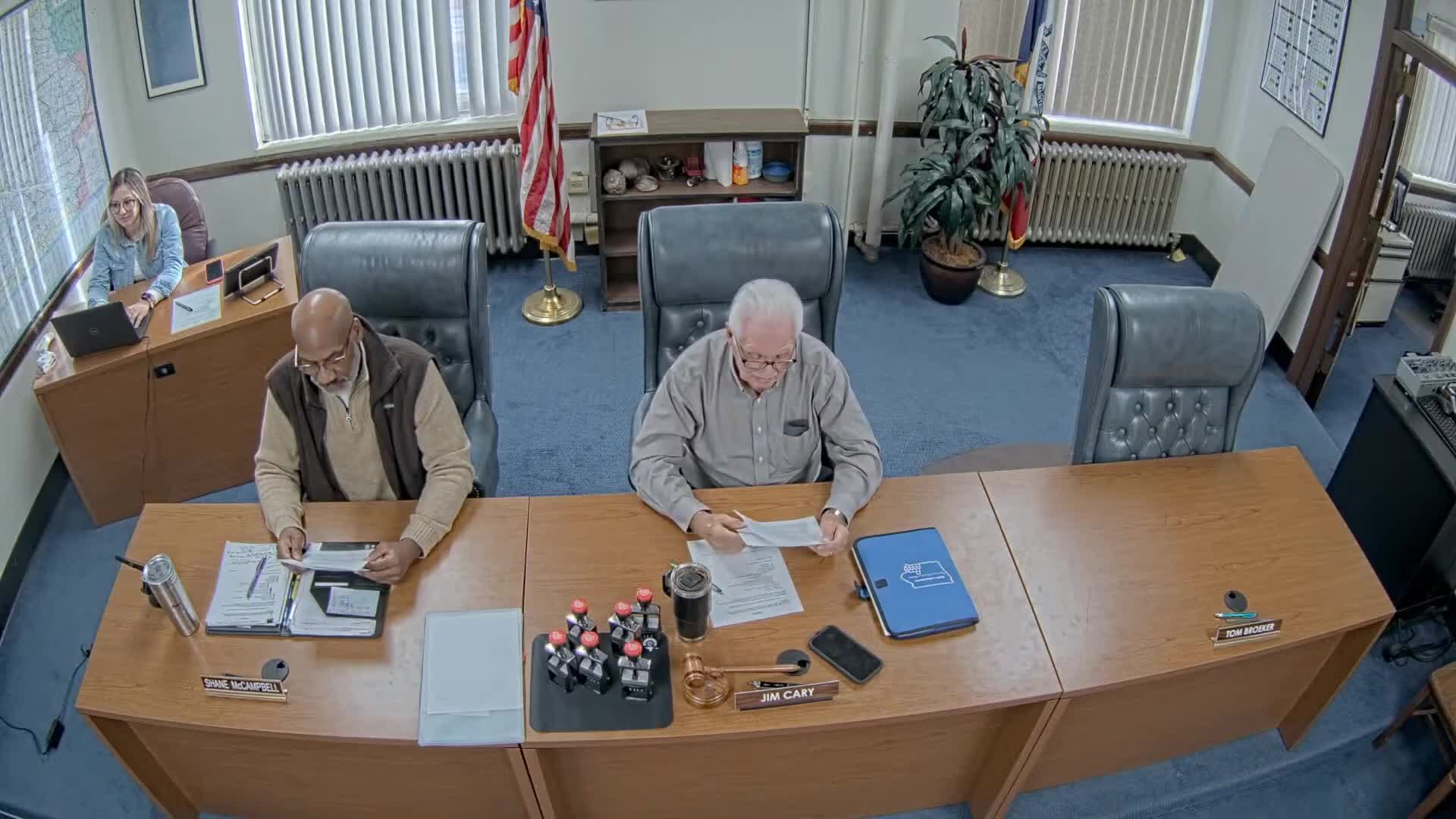 Residents urge Des Moines County to keep larger wind-turbine setbacks over debris and livestock fears