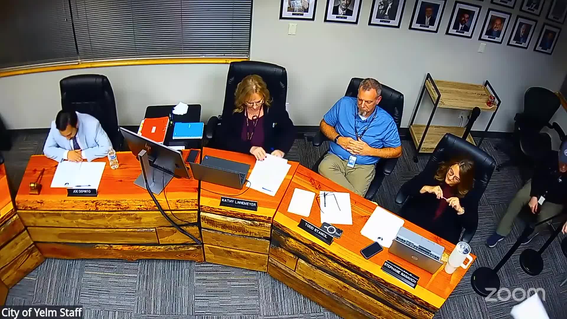 Yelm council approves easement vacation, mid‑biennium budget changes and 2026 property tax levy