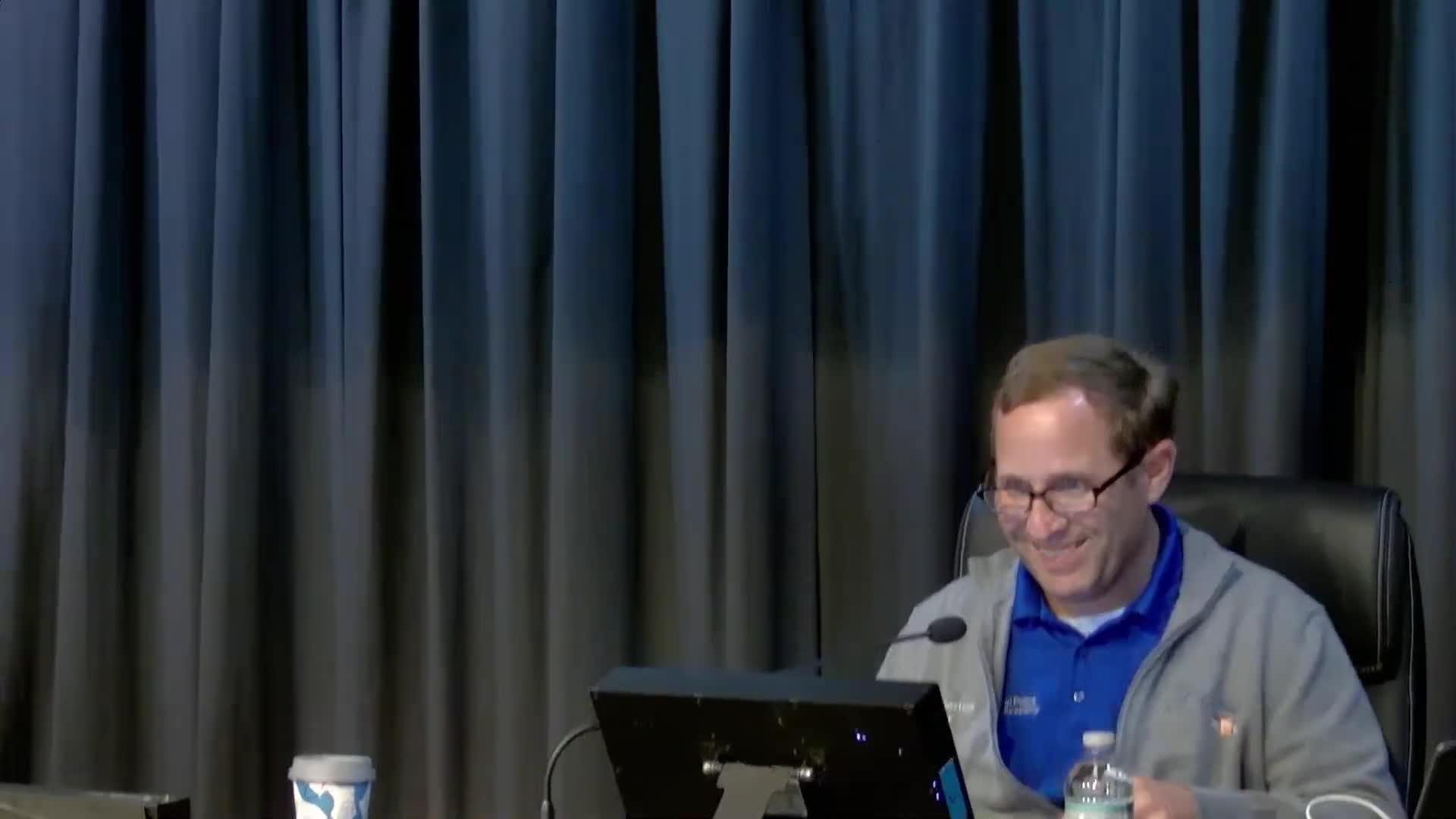 Council hears unsolicited $2.5M offer for Kentucky water tower; staff told to review maintenance and lease risks