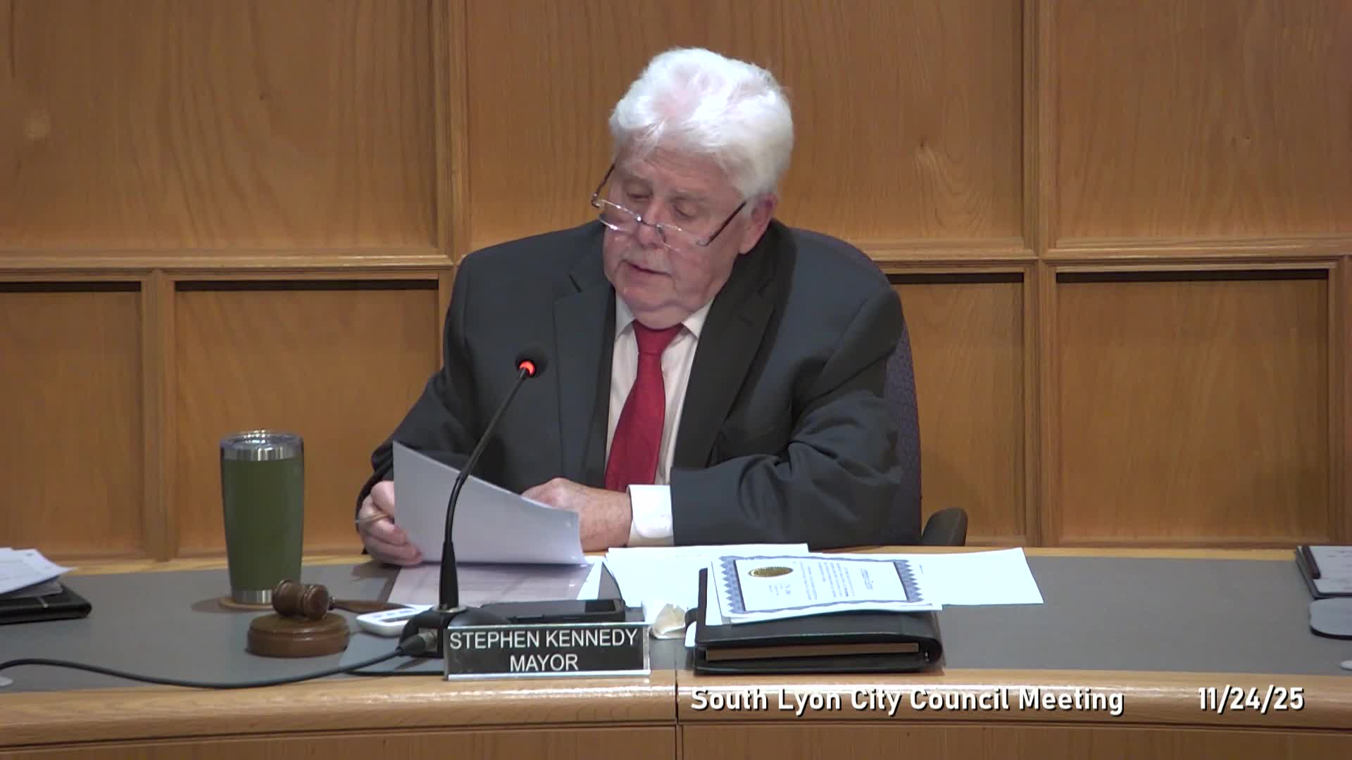 South Lyon awards $319,903 water‑main transfer to D'Angelo Brothers to replace aging cast‑iron main