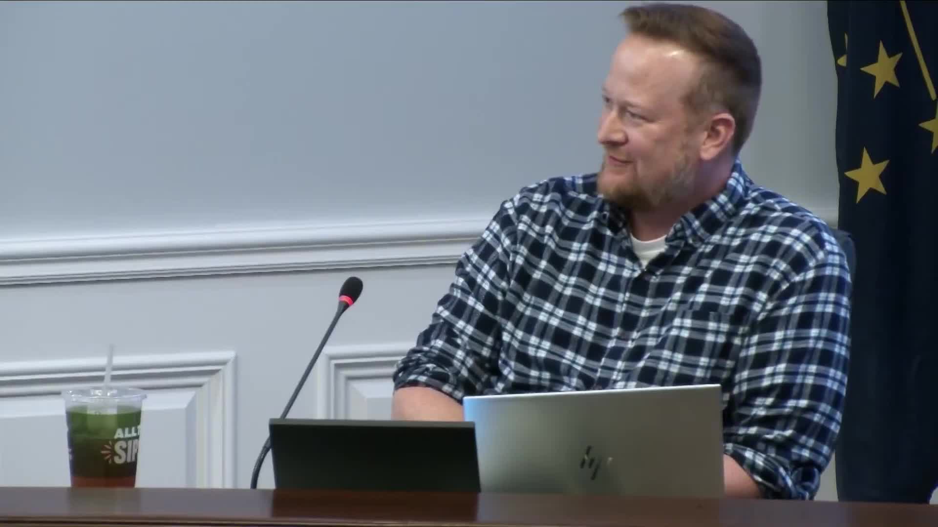 Carmel advisory committee weighs possible rule against blowing lawn clippings into retention ponds