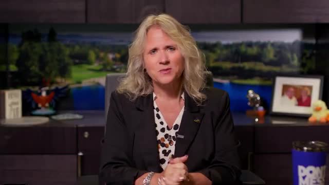 Mayor praises 'Forever a Royal' mural honoring Kent Meridian students