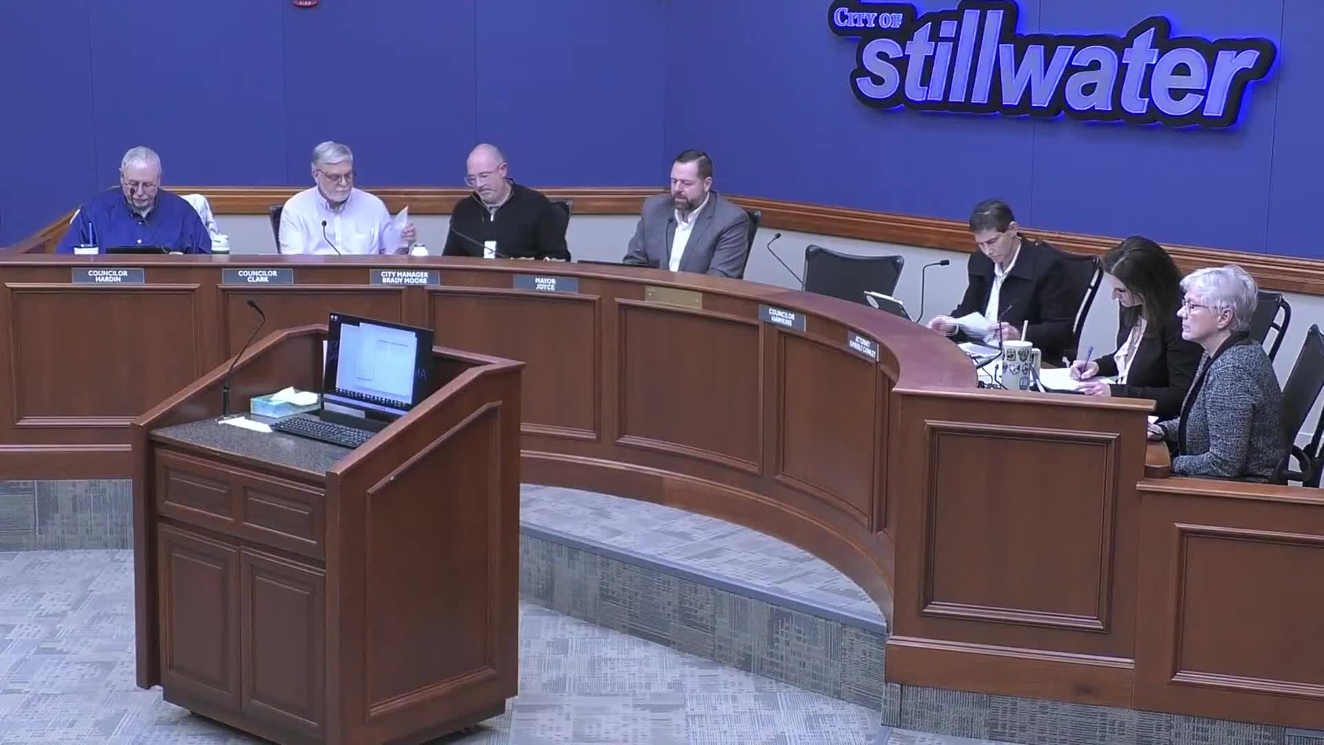 Council advances three zoning-related ordinances and adopts routine administrative resolutions