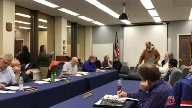 Residents raise police conduct, garbage pickup policy and abandoned buildings during public comment