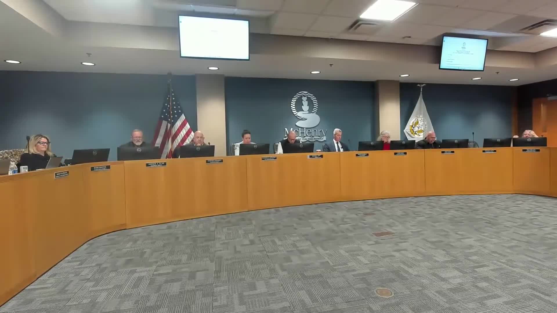 Consultants say downtown has capacity; recommend targeted 2‑hour limits, clearer signage and 411 spaces for conceptual redevelopment