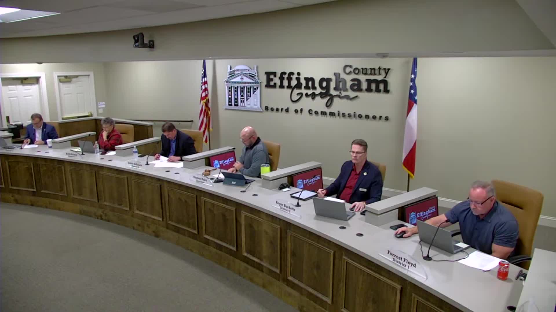Commissioners approve zoning tweaks: home-occupation trailer cap, permitted-use updates