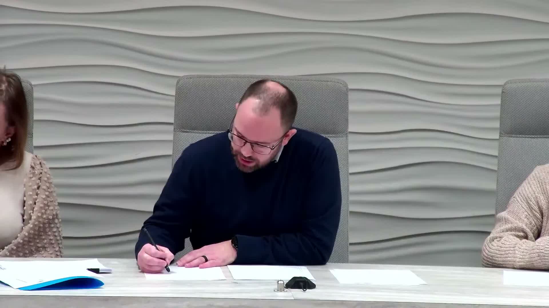 Kokomo board approves Cuttle Park haul award, playground equipment purchase and multiple parks encumbrances