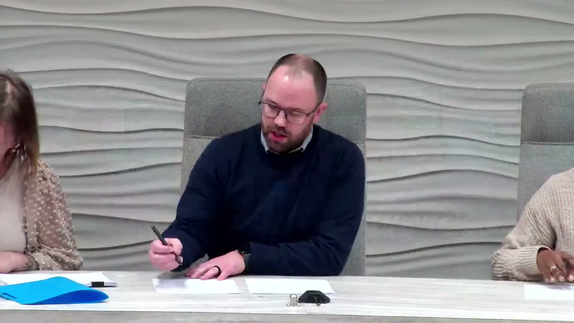 Kokomo board authorizes city crews to enter properties for cleanup and approves emergency demolition advertisement for Calumet property