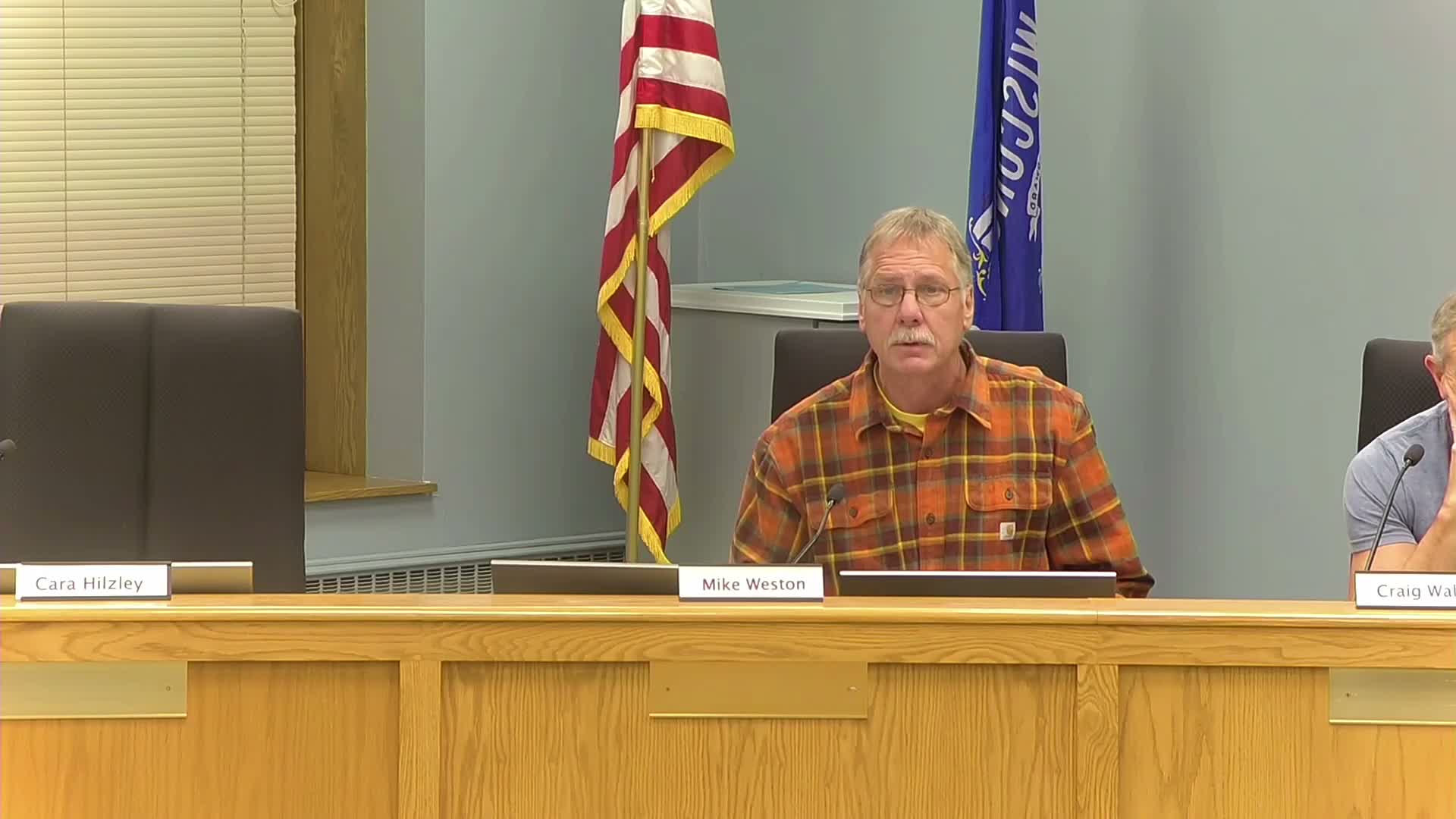 Commission approves Boy Scout Eagle project to replace archery targets; accepts $10,000 Kiwanis and $200 disc-golf gifts