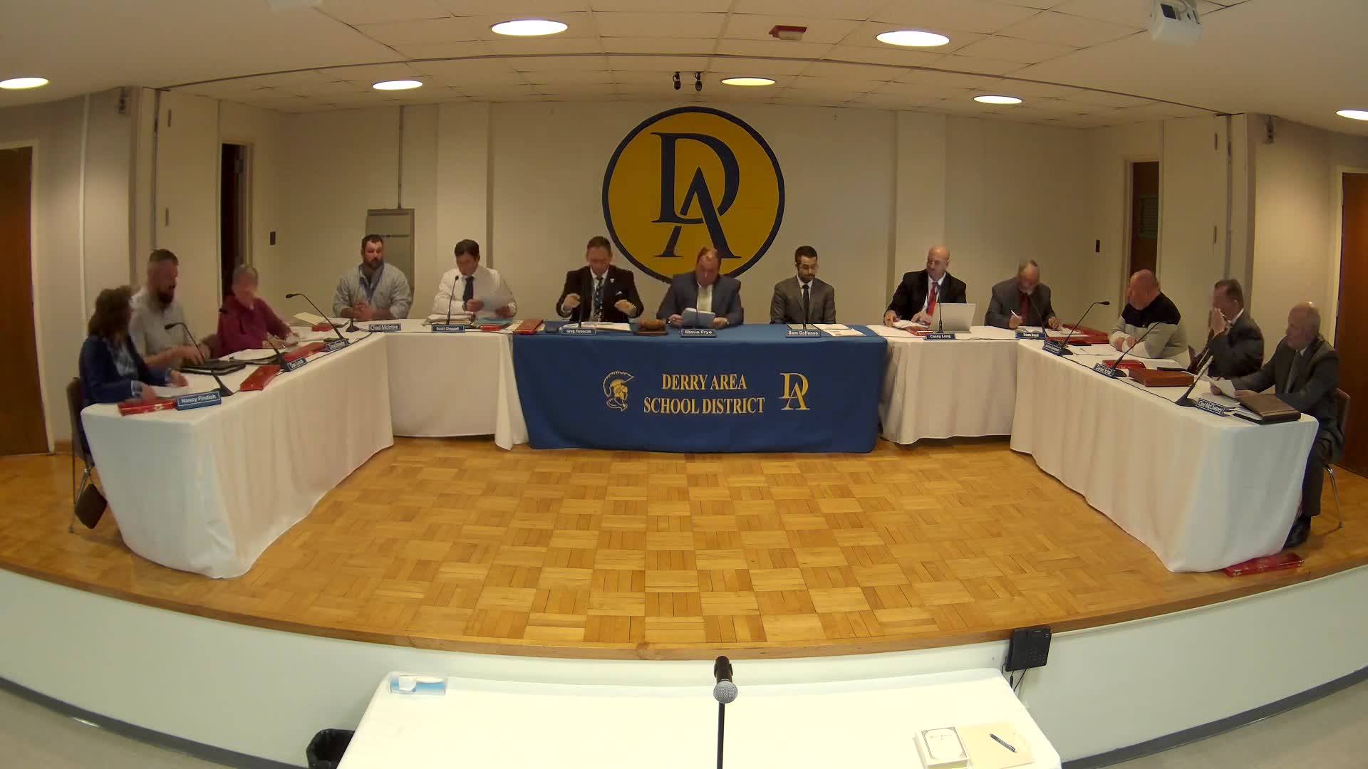 Derry Area SD board swears in new members, elects Steve Fry president and Nancy Fendesh vice president