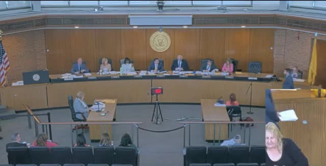 Town staff outlines $2 million Front Street streetscape plan after low bids