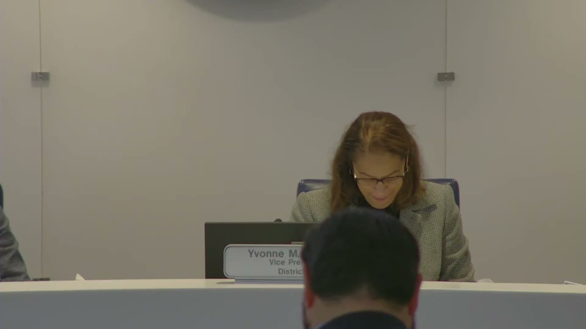 Panel advances $2.03 million United Way contract for emergency food purchases