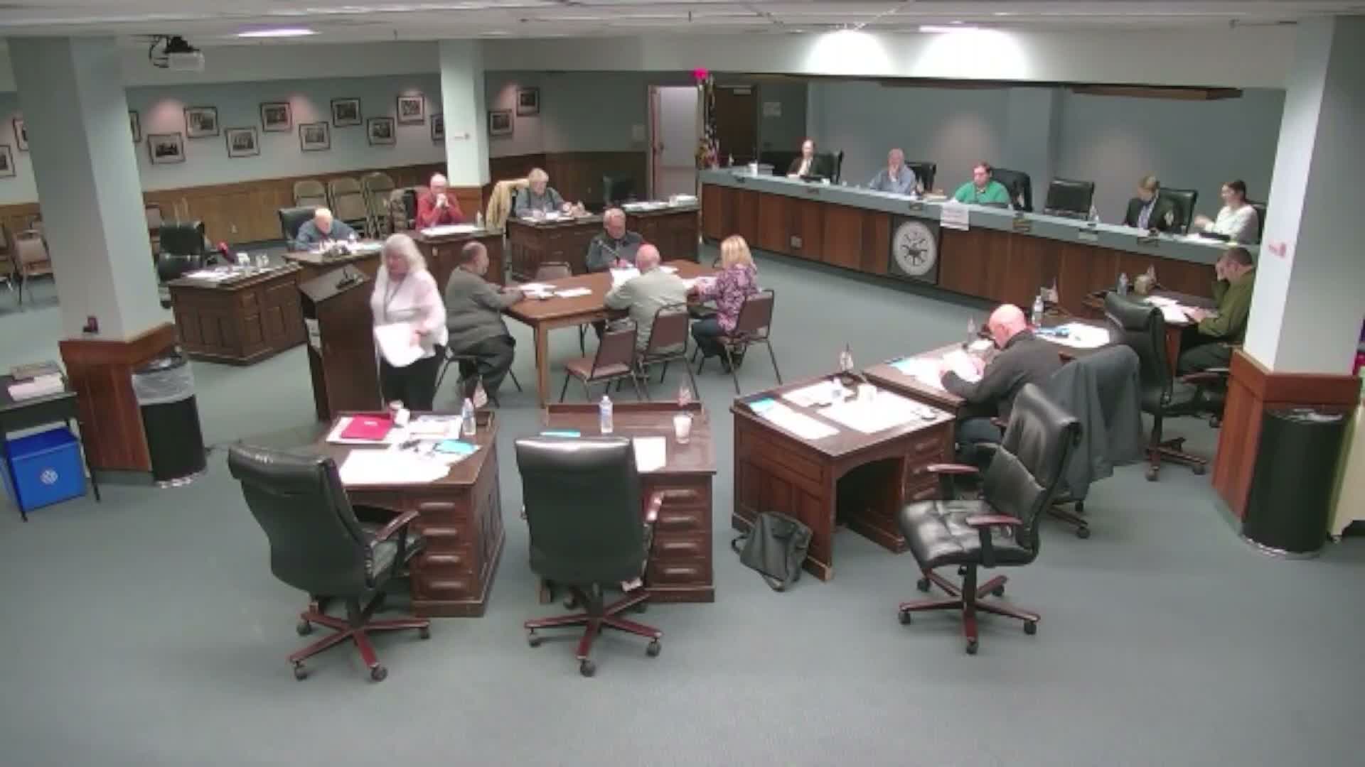 Seneca supervisors debate hiring freeze, leave final cuts to board before Dec. 9