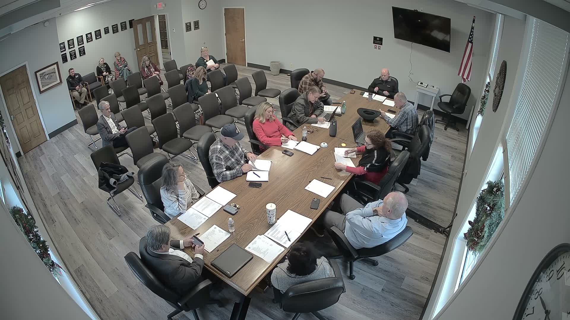 Sumner County committee debates outside search for finance director; concerns about timing and cost