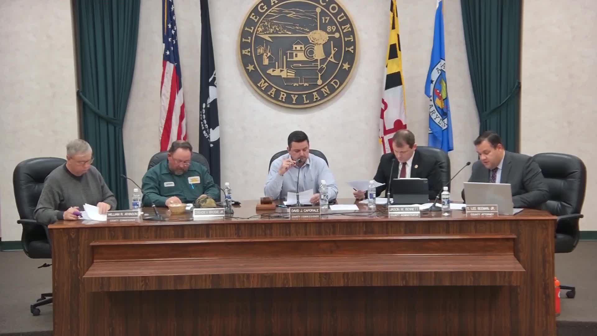 Commissioners approve petition to close alley between Hay and Hill streets, transfer deed to petitioners