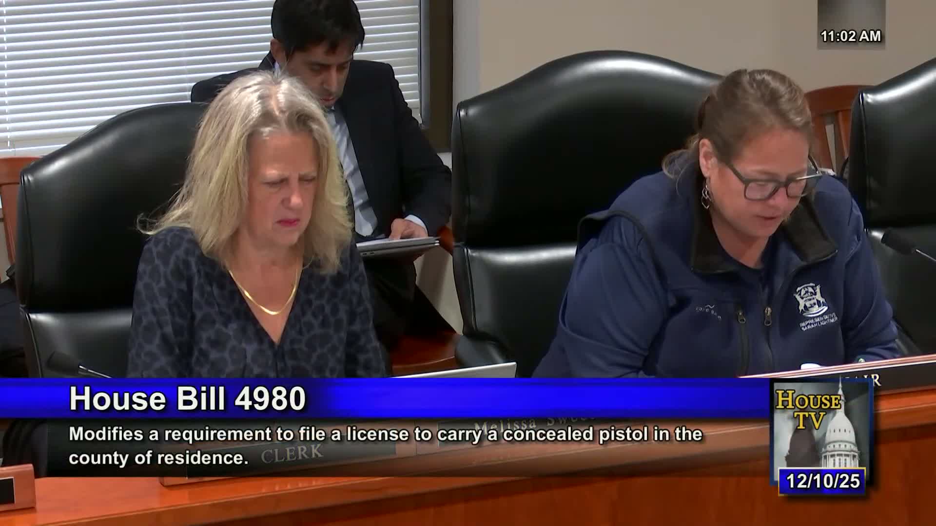 Wayne County clerk opposes bill that would let people apply in any county