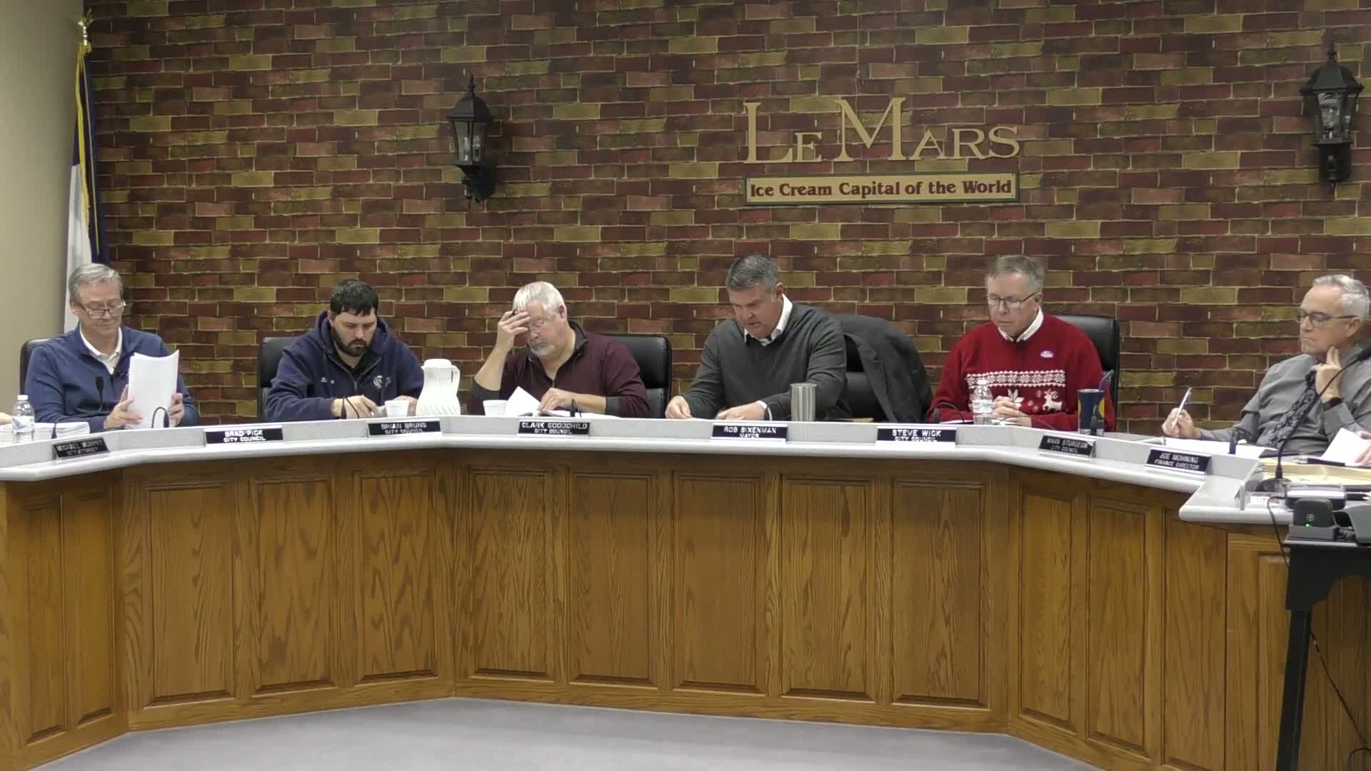 Lamar council approves sewer revenue bond framework and $2.08 million construction-services amendment for industrial pretreatment project