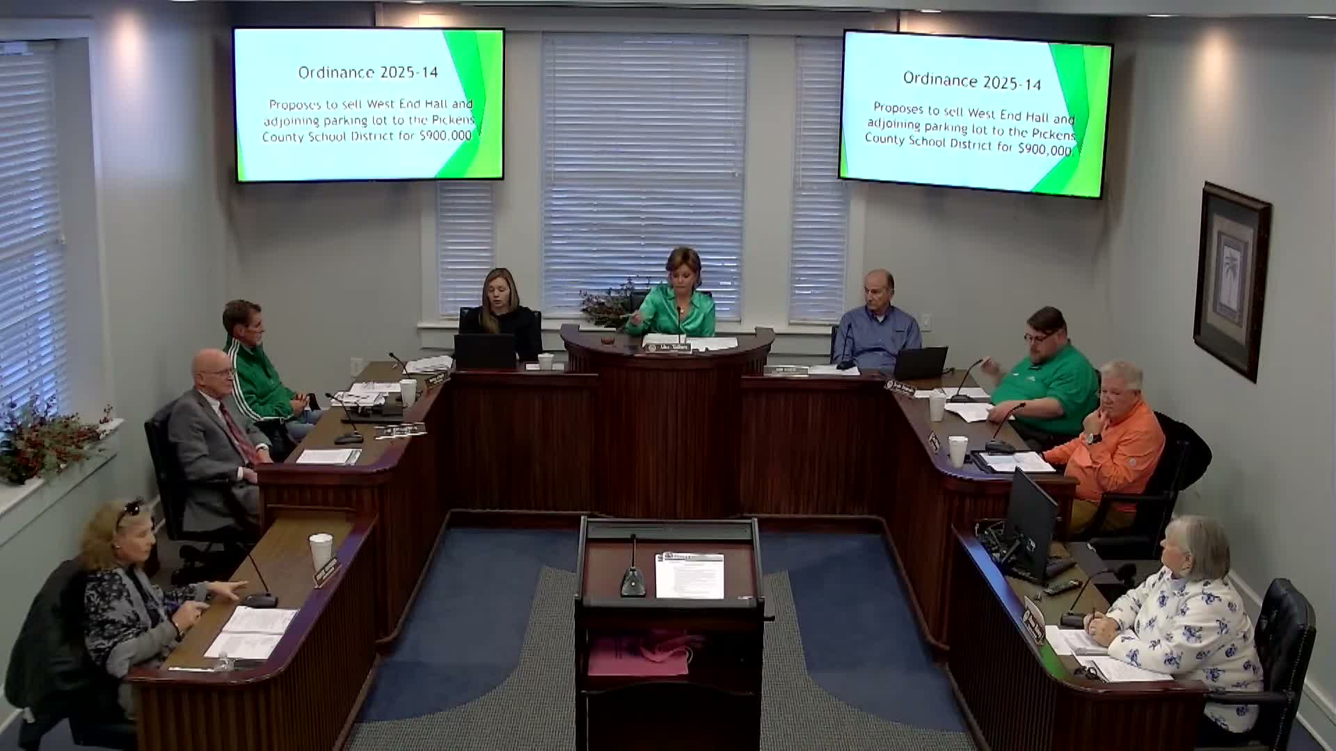 Council reviews first reading to rezone nearly 2 acres on Hamilton Street for single‑family subdivision