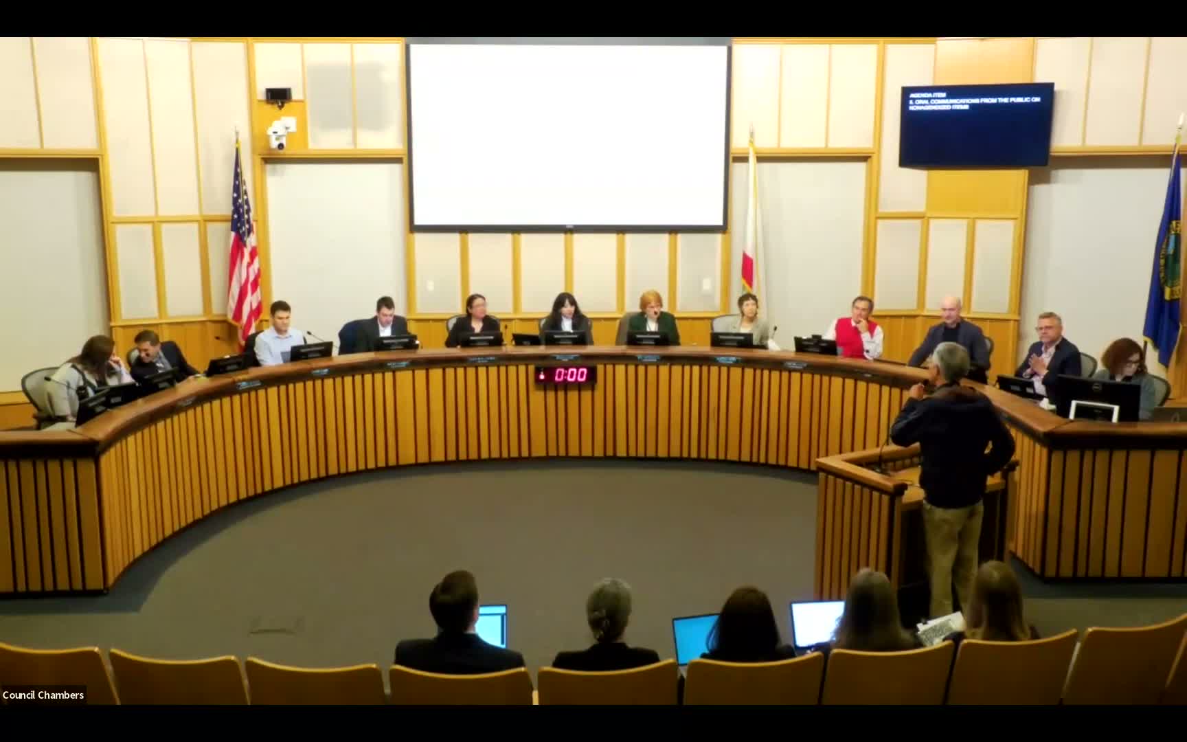 Resident reports 309 RVs on Mountain View streets; public comment highlights safety and outreach concerns