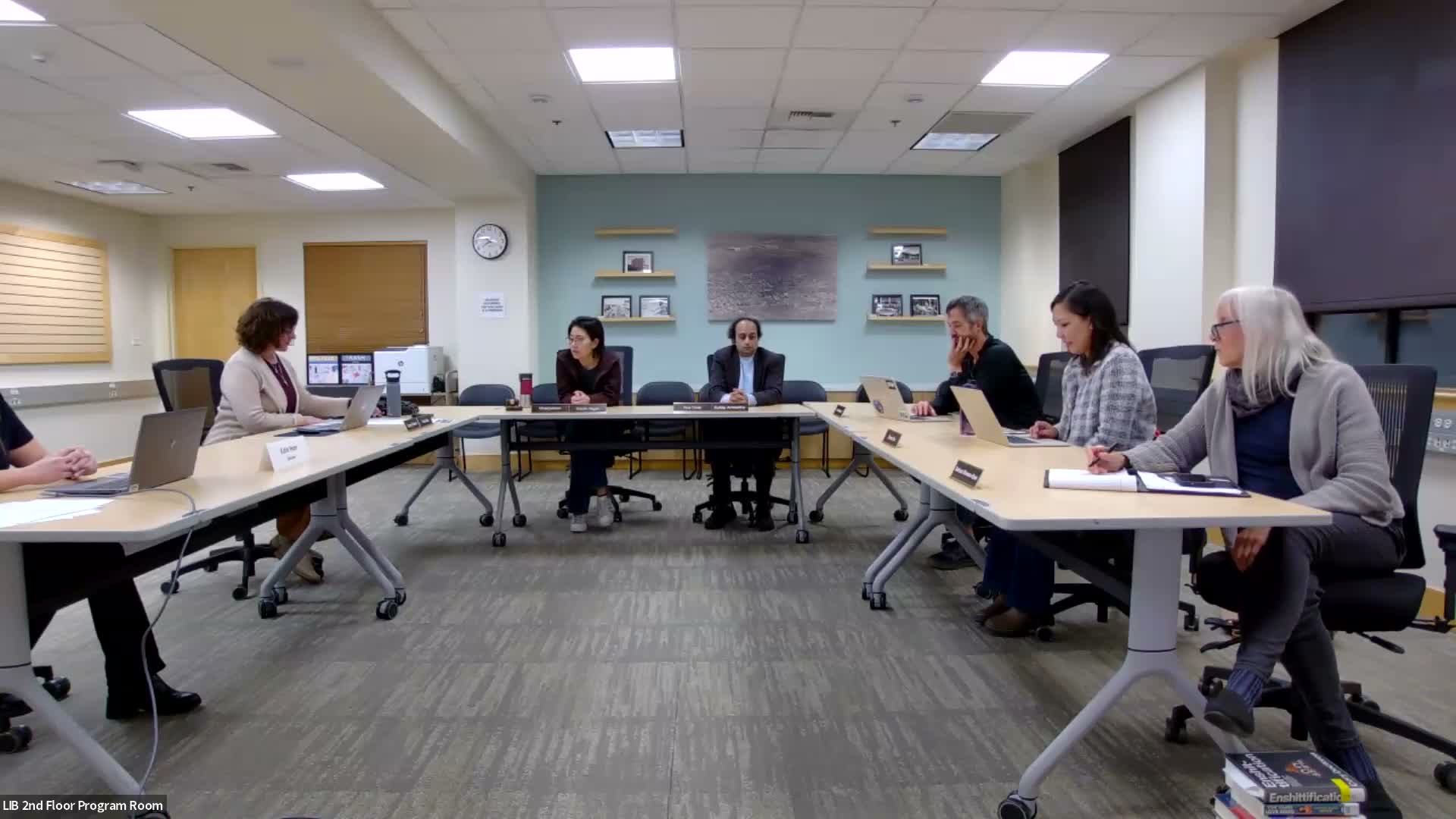 Mountain View Library trustees adopt 2026 meeting calendar, opt to skip midsummer sessions