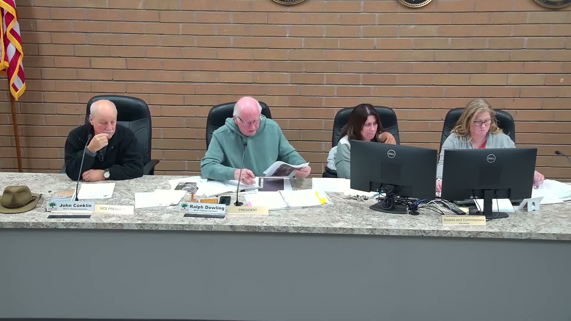 Planning commission approves past minutes and schedules Jan. 5 organizational meeting