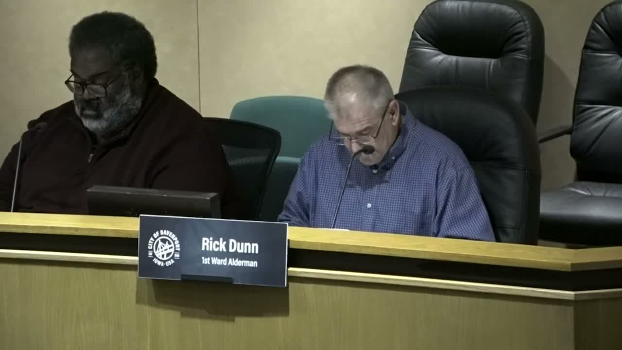 Davenport residents and council debate $738,680 occupational‑health clinic for city employees