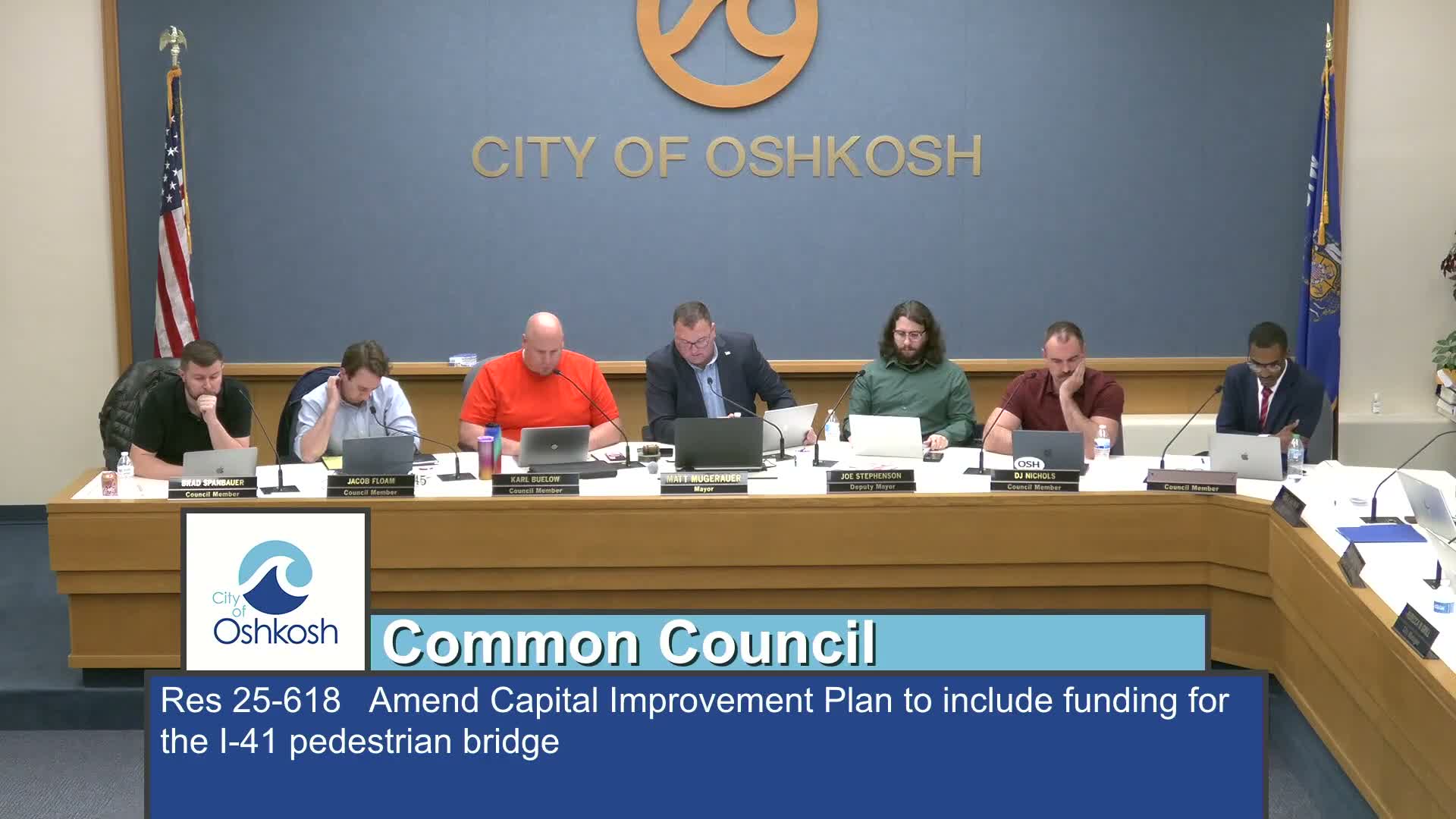 Council directs staff to advance Lakeshore Drive Concept 1; approves I‑41 pedestrian bridge funding