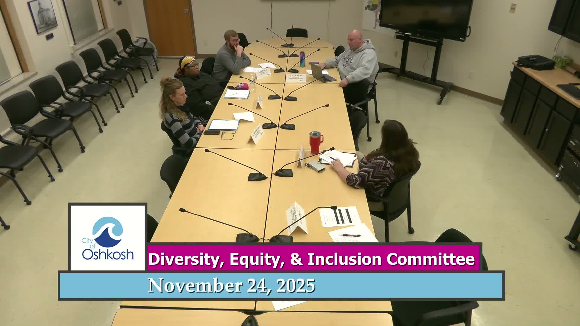 Oshkosh DEI Committee pushes for equity data and report cards, cancels December meeting