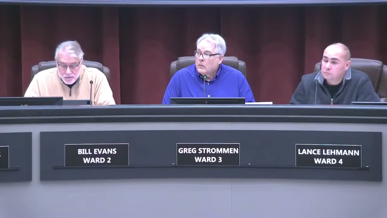 Committee forwards vacation‑home ordinance to council; staff propose annual registration, 6‑month grace and occupancy limits