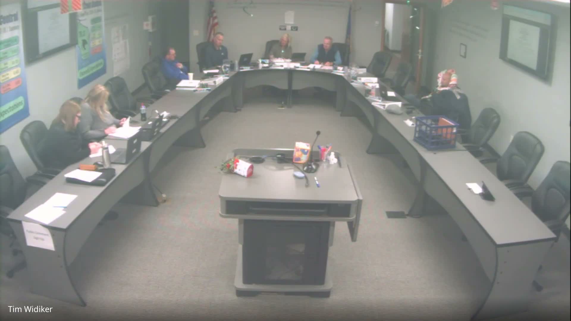 Saint Croix Central board approves financial report and 2026–27 calendars, then moves to closed session