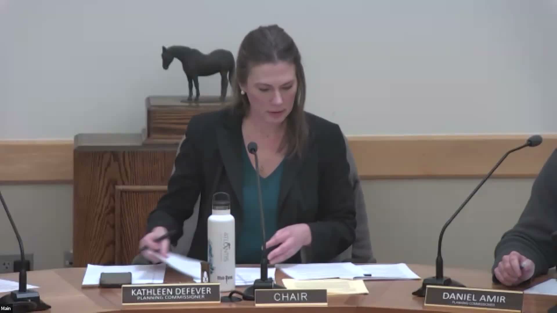 Tiburon allows amplified music at Landmarks Art & Garden Center with limits on speakers, events and hours