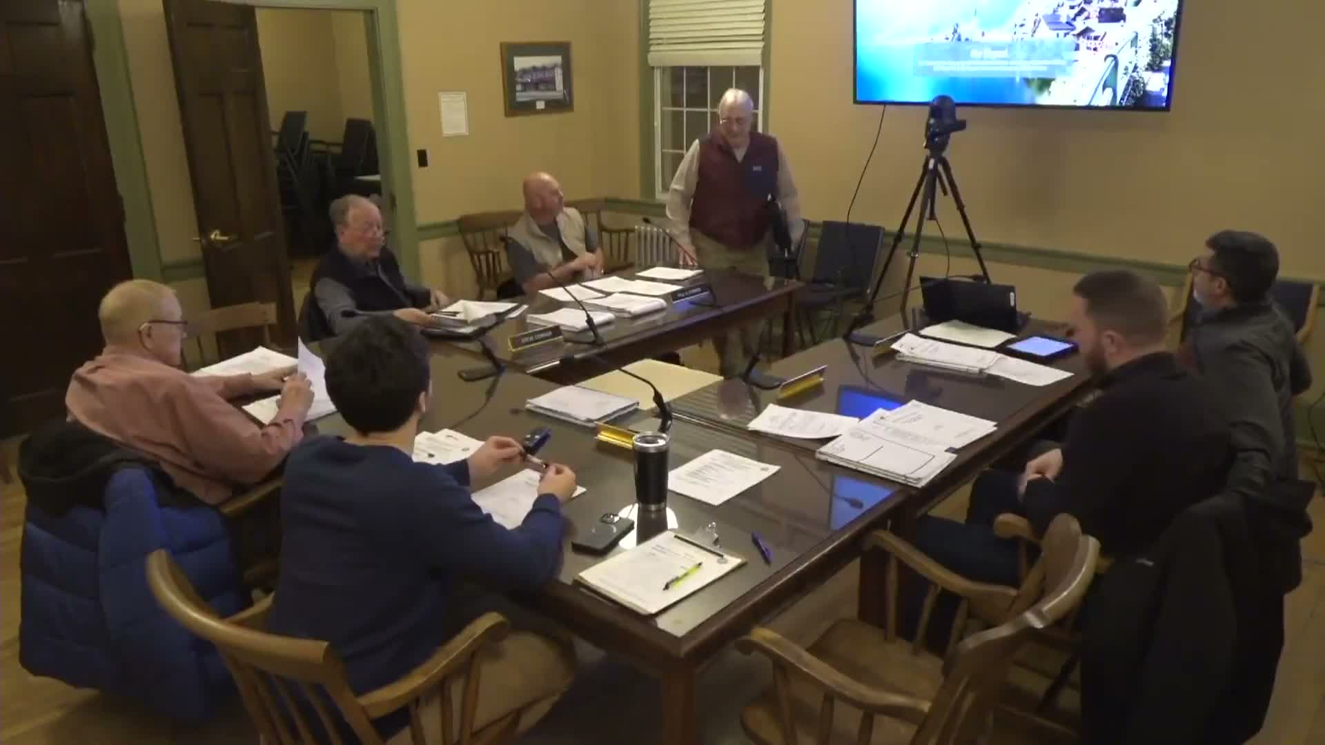 Developer seeks Gardner opinion on pond expansion; board requests soils and groundwater data and suggests state review