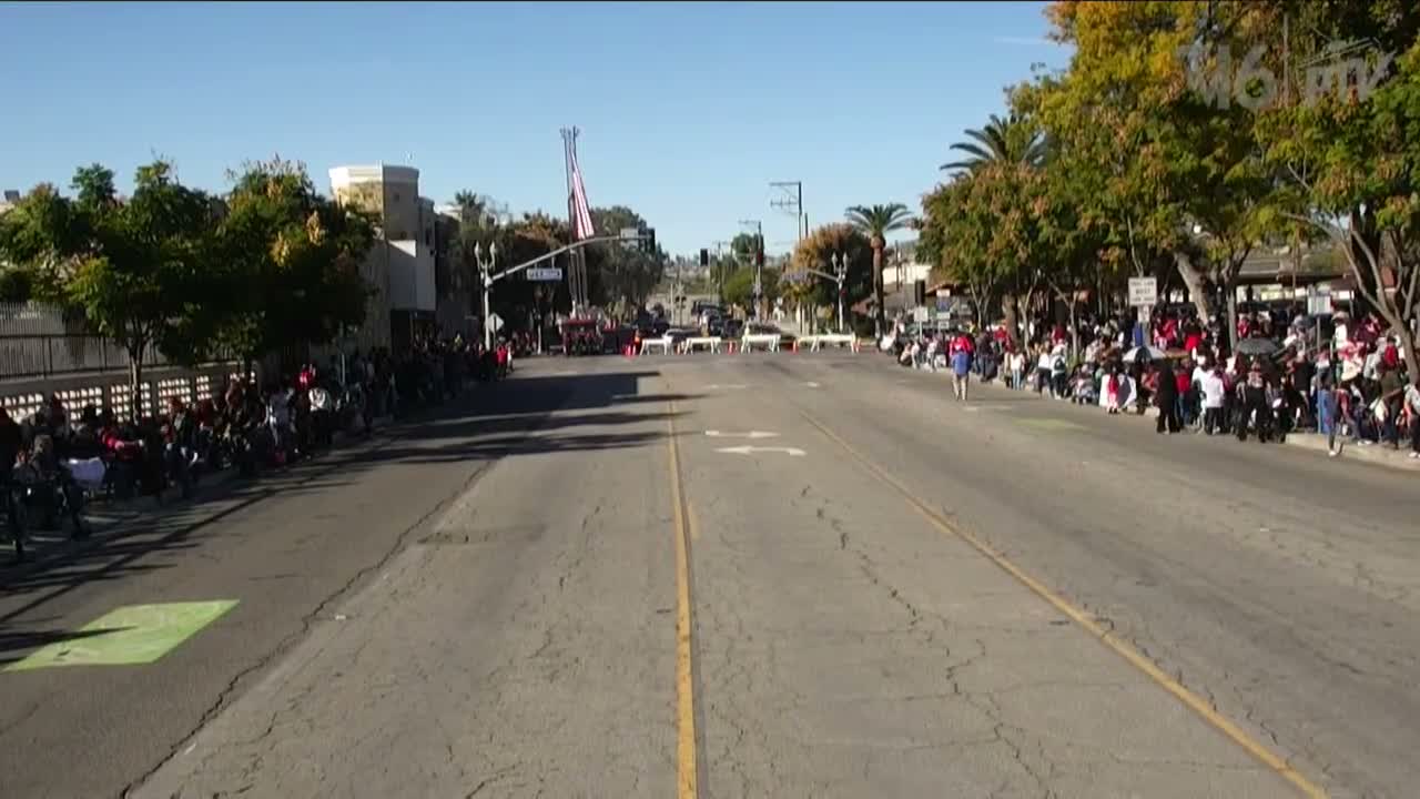 Perris annual Christmas parade brings mayor, city leaders, bands and more than 90 entries