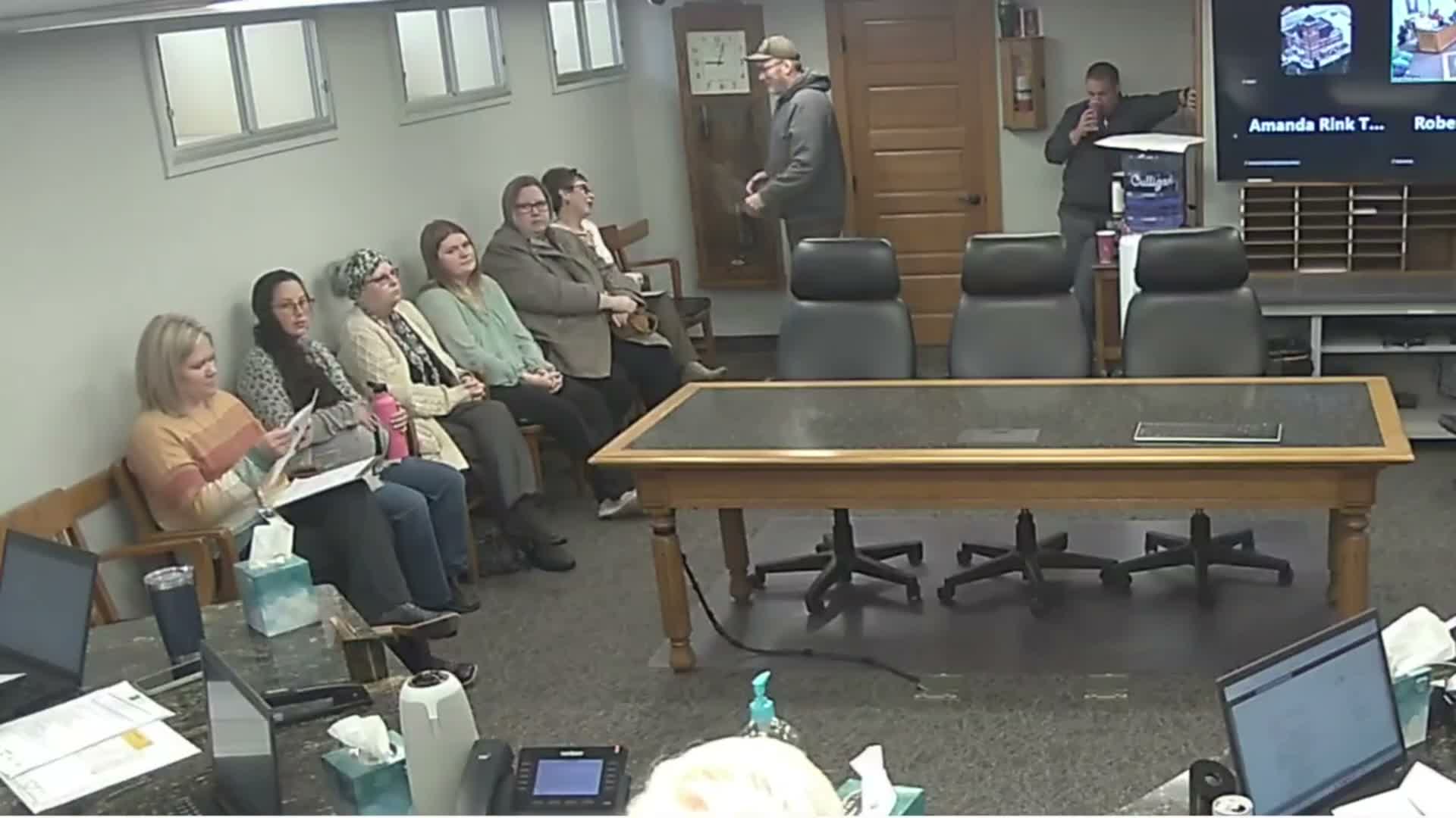 Wright County supervisors discuss written maintenance agreements after small towns cite snow and gravel access problems