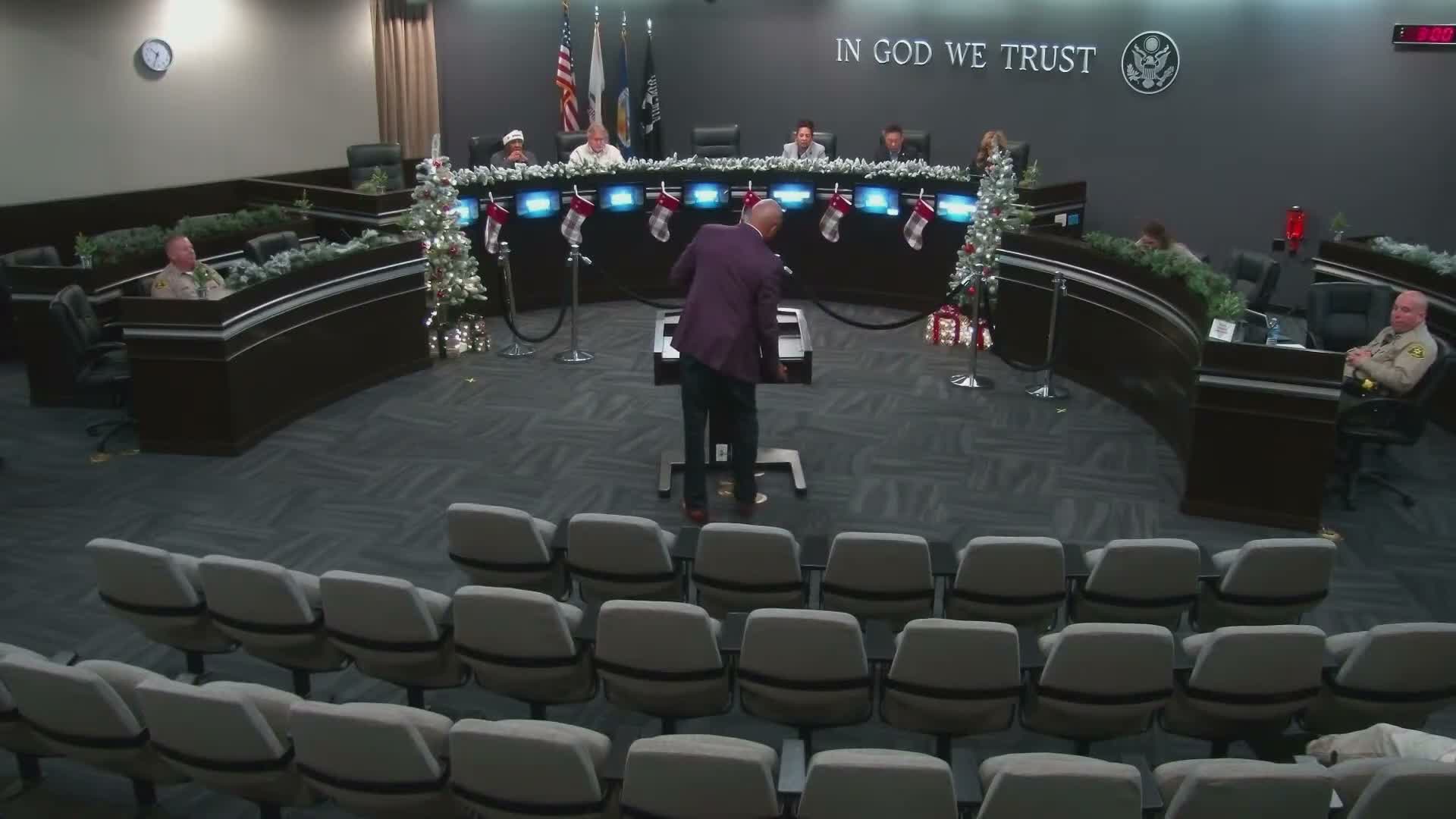 Chief reports expansion of plate readers, ShotSpotter tie-in and smoke-shop enforcement; commissioners pressed on raises