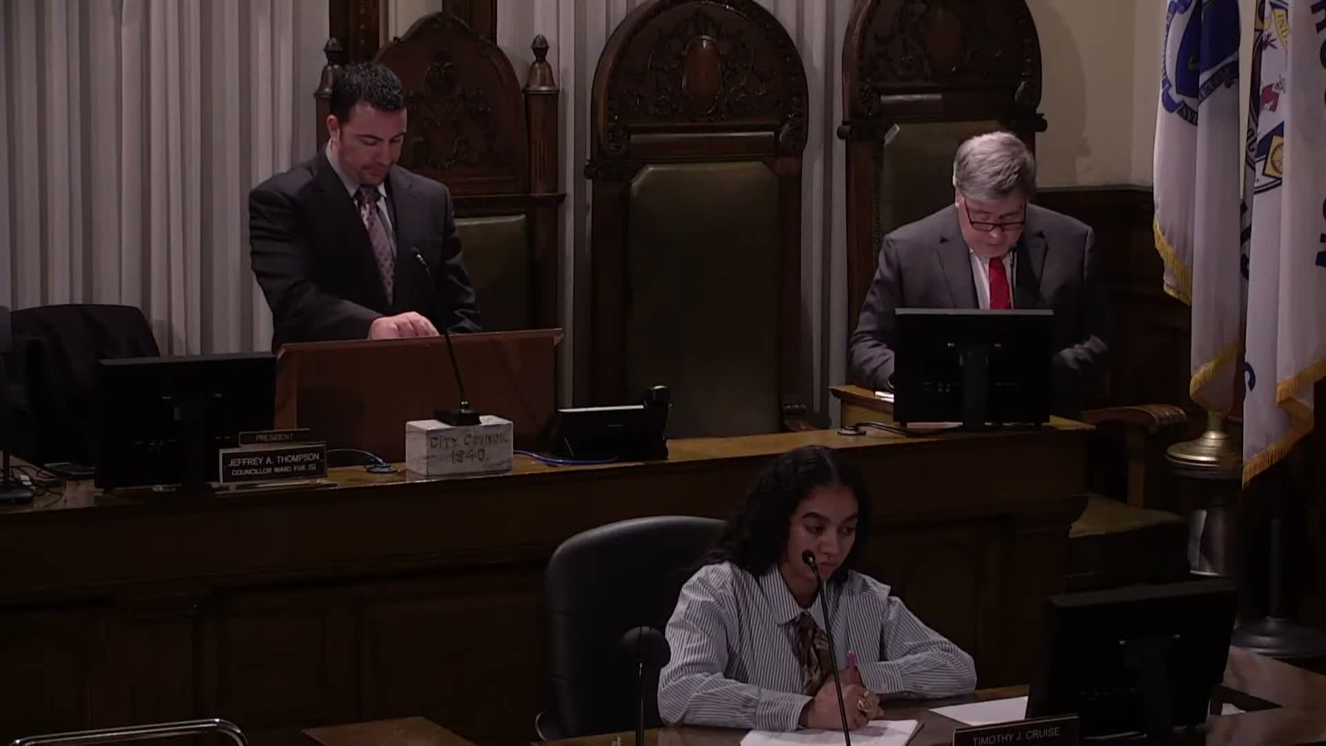 Finance committee backs five‑year lease for 74 DW Field golf carts, citing revenue to cover payments