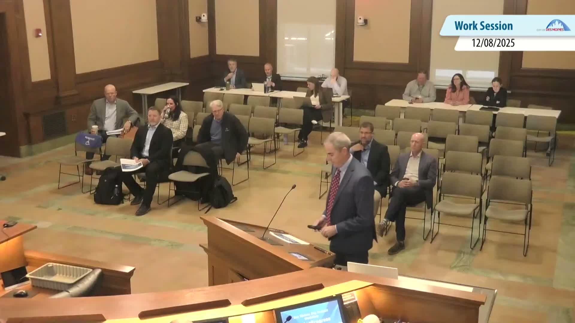 Des Moines Airport Authority details terminal phasing, new garage and de‑icing improvements